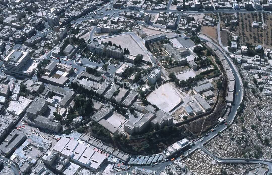 ​تل إربد : حارس التاريخ وسيرة الحضارات في قلب الشمال