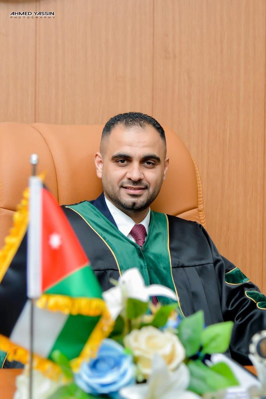 يوسف الحواري ينال درجة الدكتوراة في المحاسبة