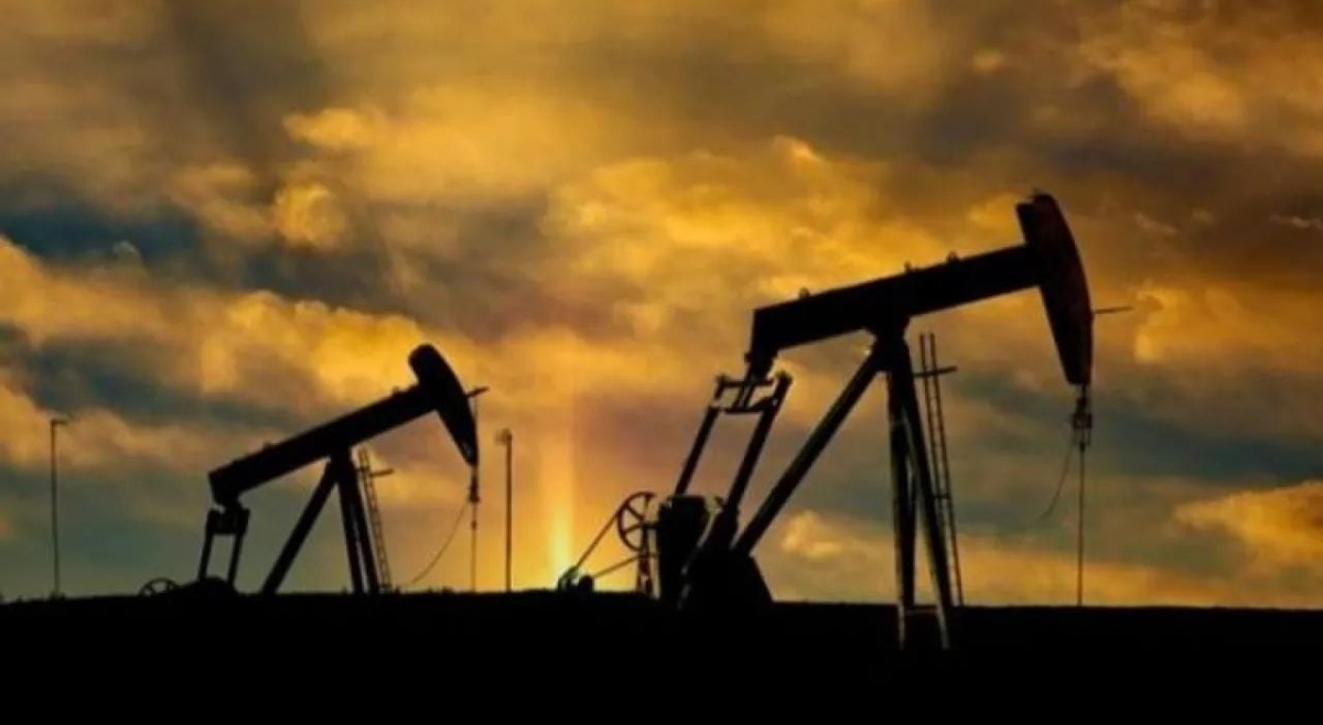 النفط يتجه لمزيد من المكاسب مع استمرار حرب إيران