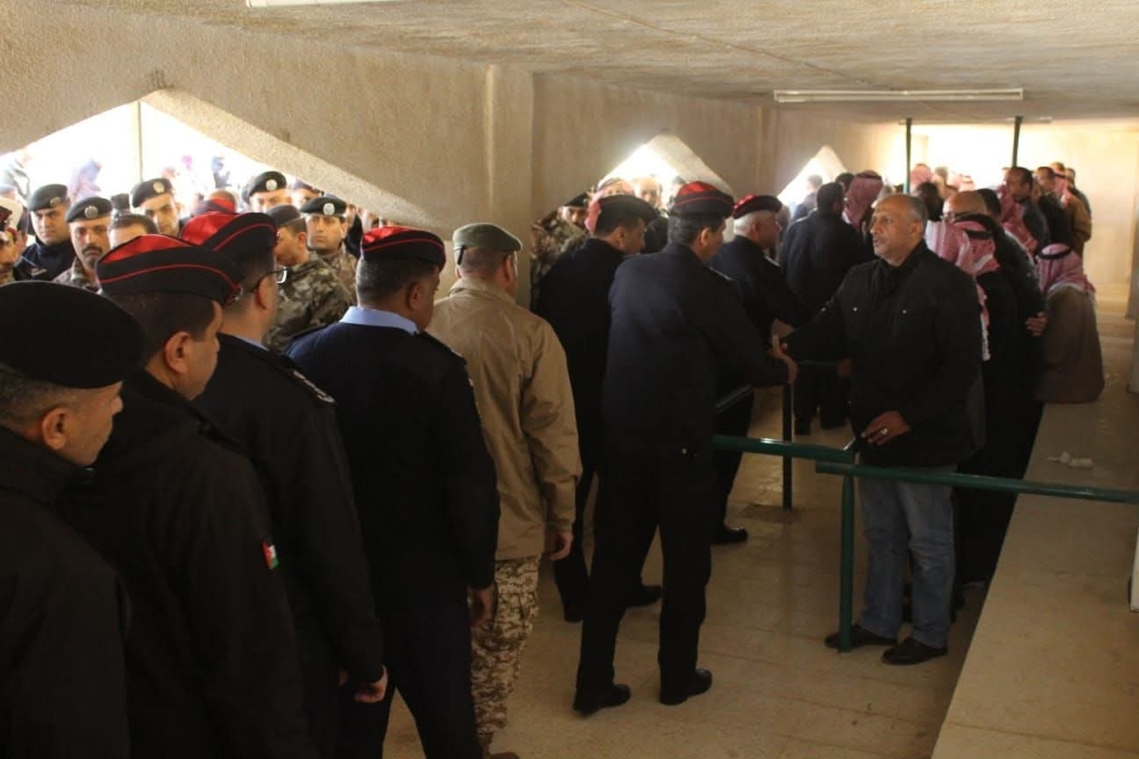 الأمن العام يشارك بتشييع جثمان زوجة  العقيد محمد اسماعيل المبيضين