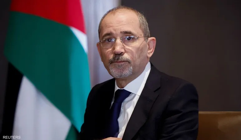 وزير الخارجية يستقبل نظيره المصري اليوم