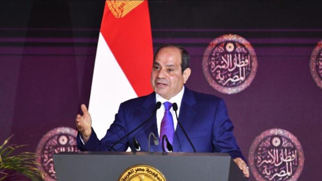 أول تعليق من الرئيس السيسي على رفع أسعار البنزين في مصر