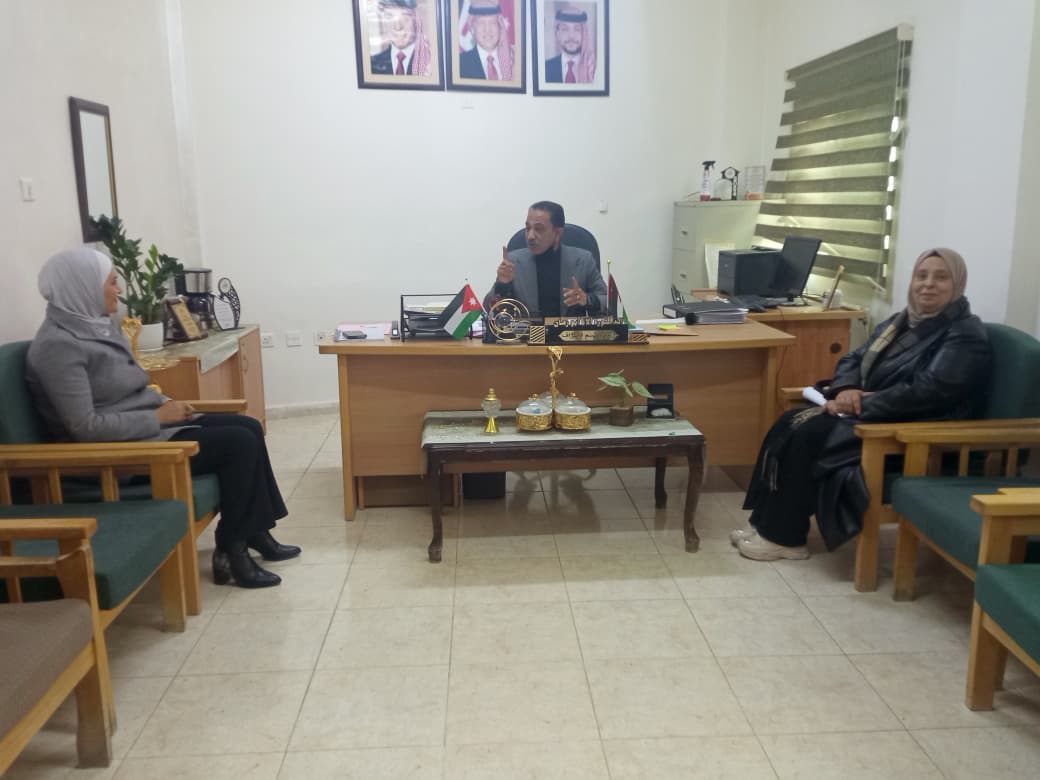 مدير تربية الموقر يلتقي قسم الإشراف التربوي لمناقشة تقارير جودة التعليم