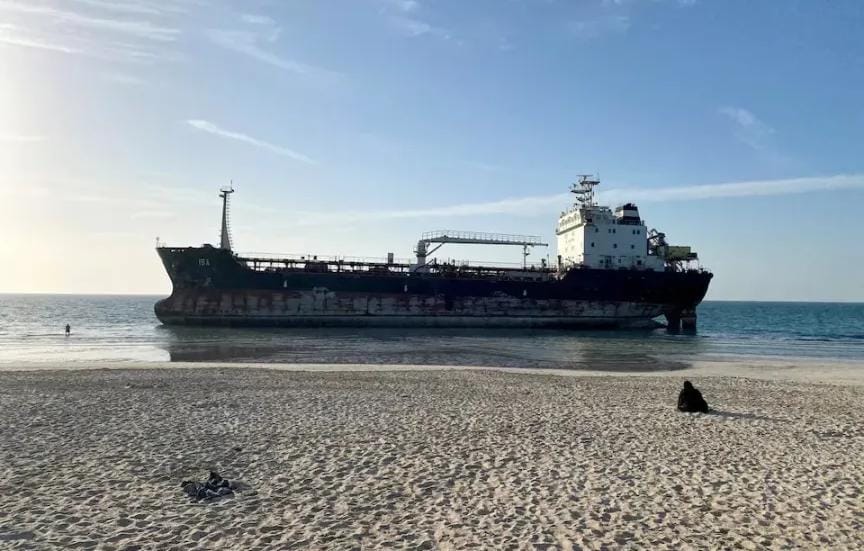 تراجع إنتاج الإمارات من النفط إلى النصف بسبب الهجمات الإيرانية وإغلاق مضيق هرمز.. وهذه نسبة تراجع إنتاج السعودية