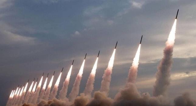 إيران تهدد: أي دولة ينطلق منها هجوم على خارك ستتحول منشآتها إلى رماد