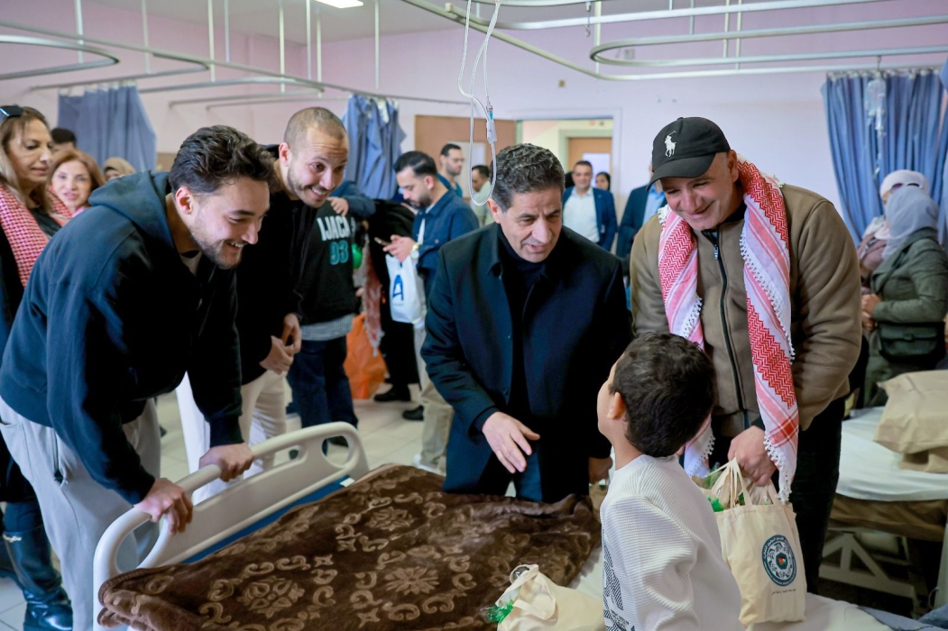 رابطة اللاعبين الأردنيين الدوليين الثقافية تزور قسم الأطفال في مستشفيات البشير