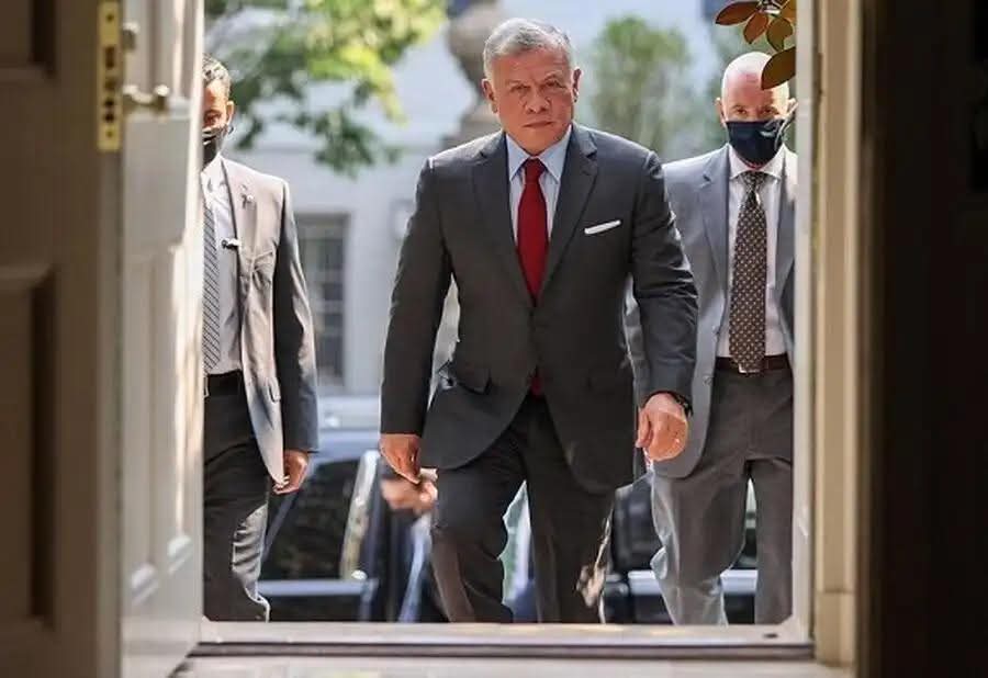 الملك يعود إلى أرض الوطن بعد زيارات إلى الإمارات وقطر والبحرين