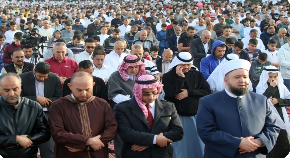 الإفتاء الأردنية : صلاة الجمعة لا تسقط إذا وافقت يوم العيد