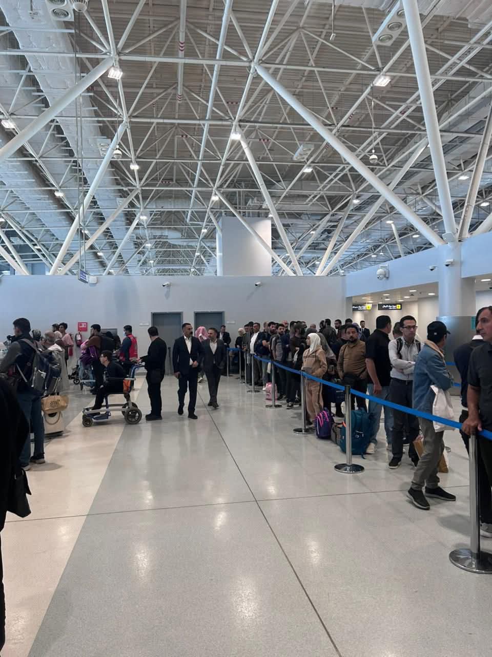 الخارجية العراقية: 6 رحلات لإعادة العالقين وعمليات الإجلاء مستمرة