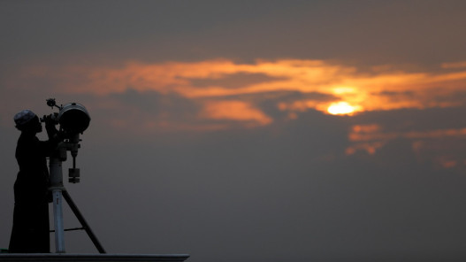 دول تعلن الجمعة أول أيام عيد الفطر