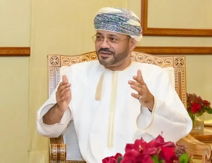 تصريح خطير لوزير الخارجية العماني: الهجمات الإيرانية على دول الجوار ”نتيجة حتمية وخيار عقلاني”