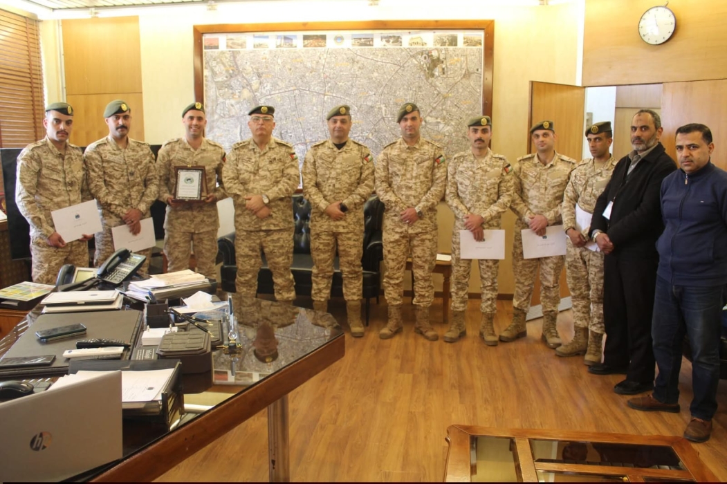 العميد معمر حدادين يرعى اختتام دورة تدريبية لمرتبات المساحة العسكرية بالمركز الجغرافي الملكي...صور