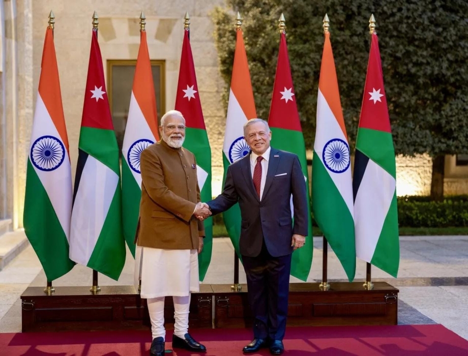 الملك يؤكد لرئيس وزراء الهند ضرورة الاحتكام للحوار لإنهاء الأزمة في المنطقة