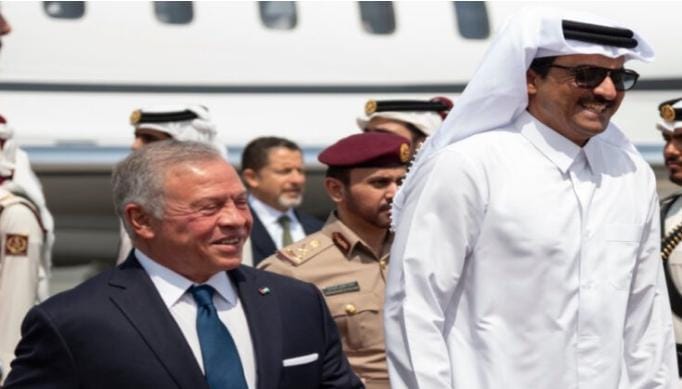 الملك وأمير قطر يتبادلان التهاني هاتفيا بمناسبة عيد الفطر