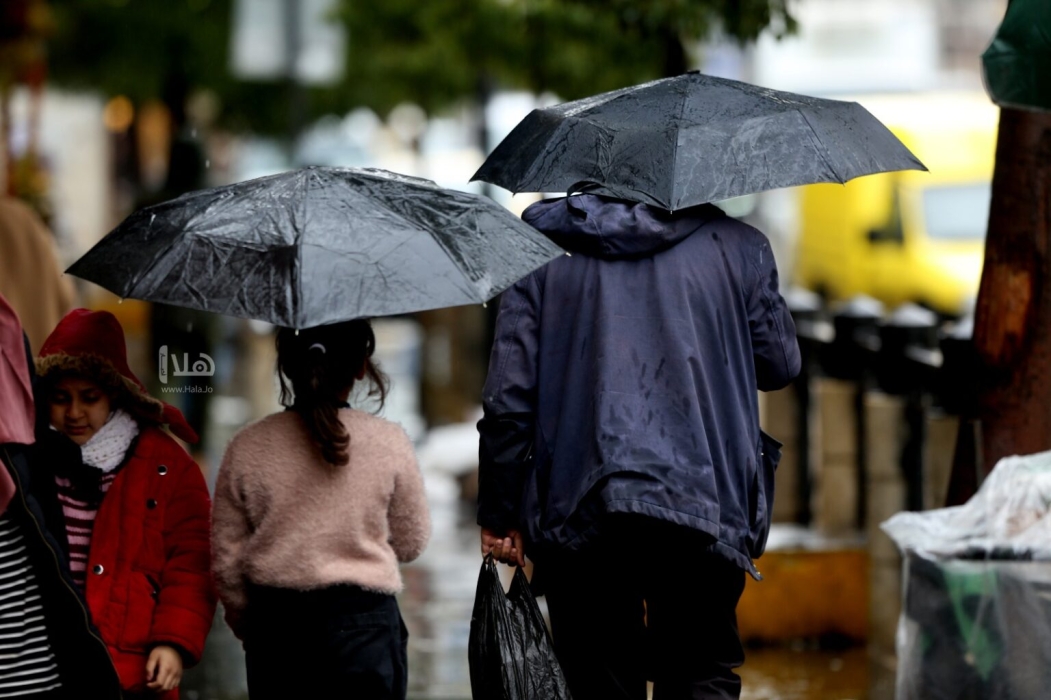 أجواء ماطرة طيلة أيام العيد وتحذيرات من تشكل السيول والضباب