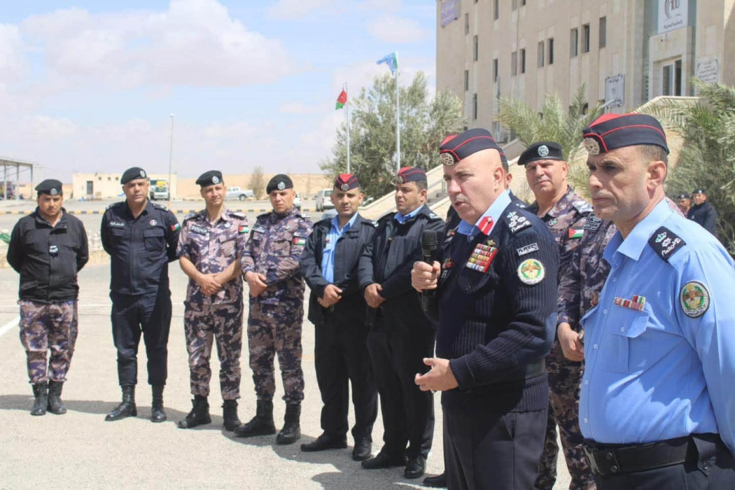 قائد أمن إقليم الجنوب ومدراء الشرطة يشاركون مرتبات الأمن العام فرحة عيد الفطر...صور