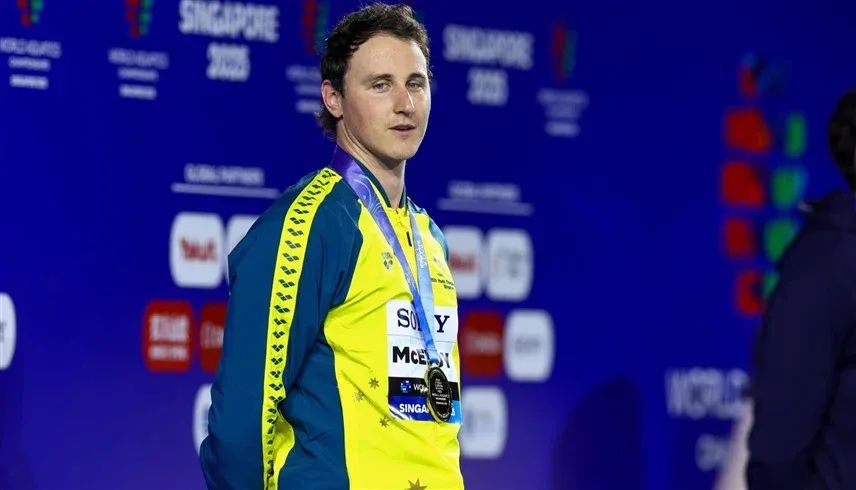 مكيفوي يحطم الرقم القياسي العالمي في سباق 50 متر حرة ببطولة الصين المفتوحة