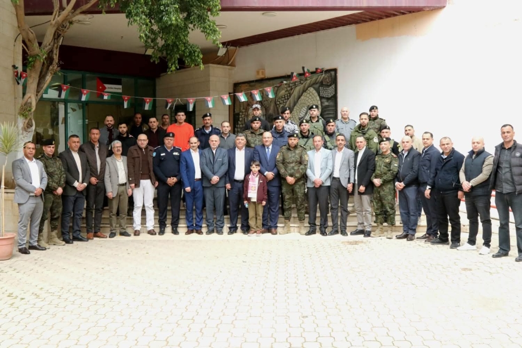 محافظ نابلس يزور المستشفى الميداني الأردني نابلس 10