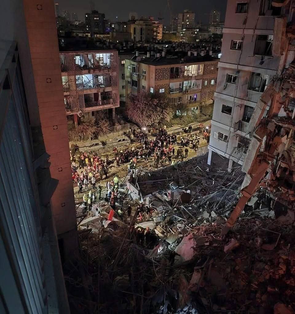 إصابات وأضرار واسعة جراء قصف صاروخي إيراني استهدف عراد