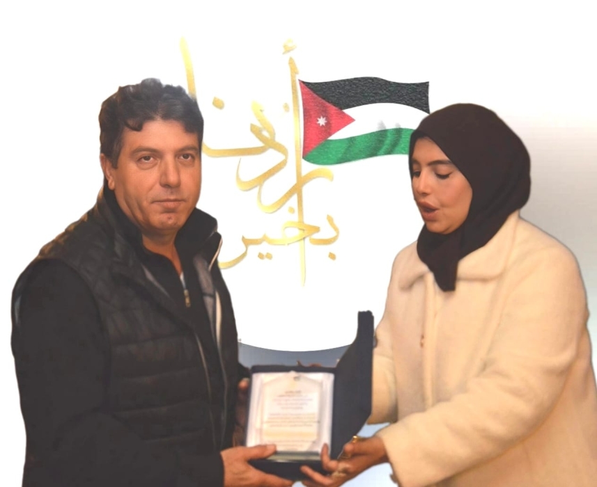 تكريم الكاتب والإعلامي محمد محسن عبيدات من المؤثرين وأصحاب المحتوى الهادف في إربد