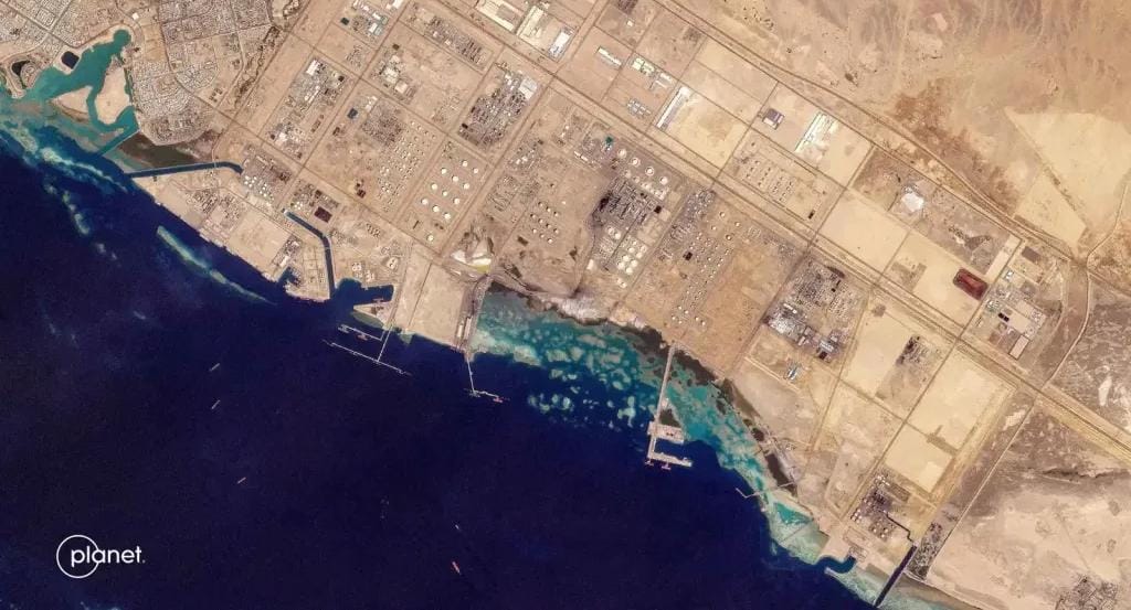 عقب تعرضه لهجوم إيراني.. استئناف تحميل النفط عبر ميناء ينبع السعودي المطل على البحر الأحمر