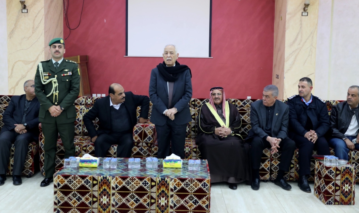 مندوبا عن الملك وولي العهد...العيسوي يعزي عشيرة الصقور...صور