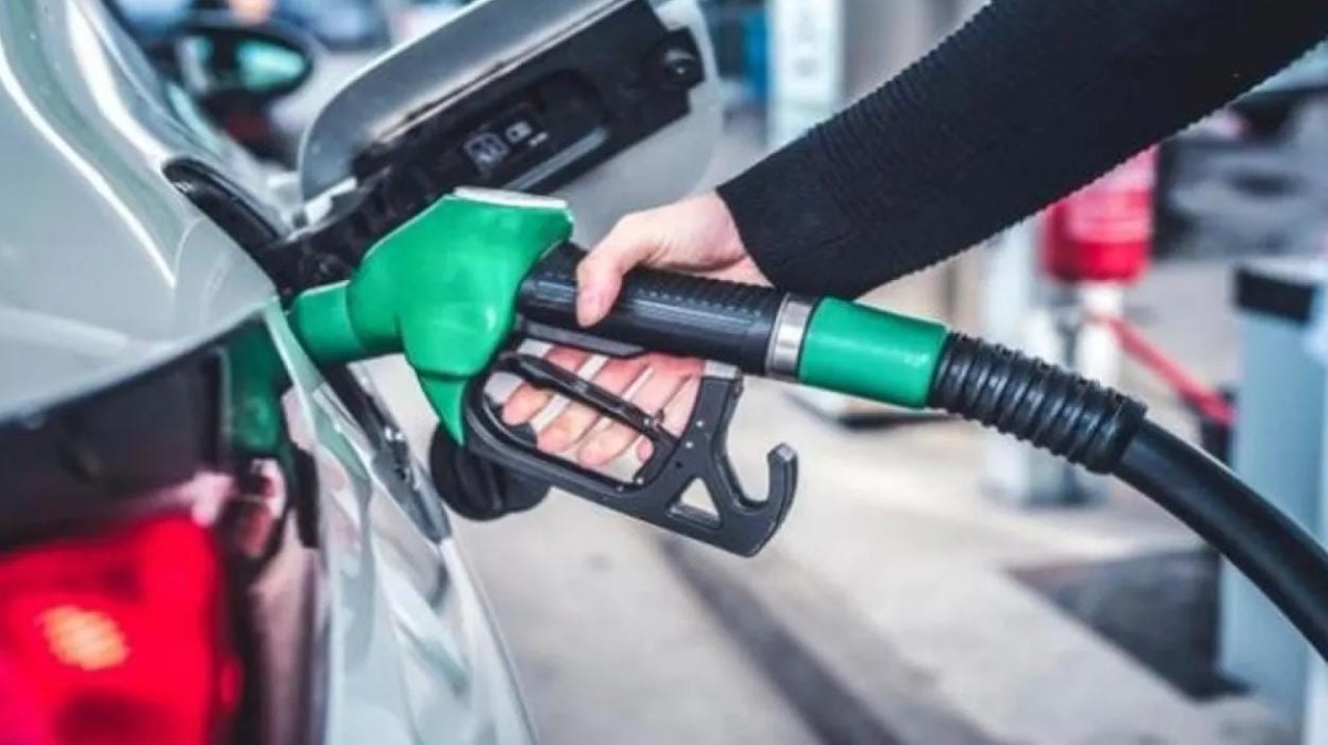 خبير طاقة أردني: الحكومة تتحمل عبء ارتفاع المحروقات لحماية المواطنين