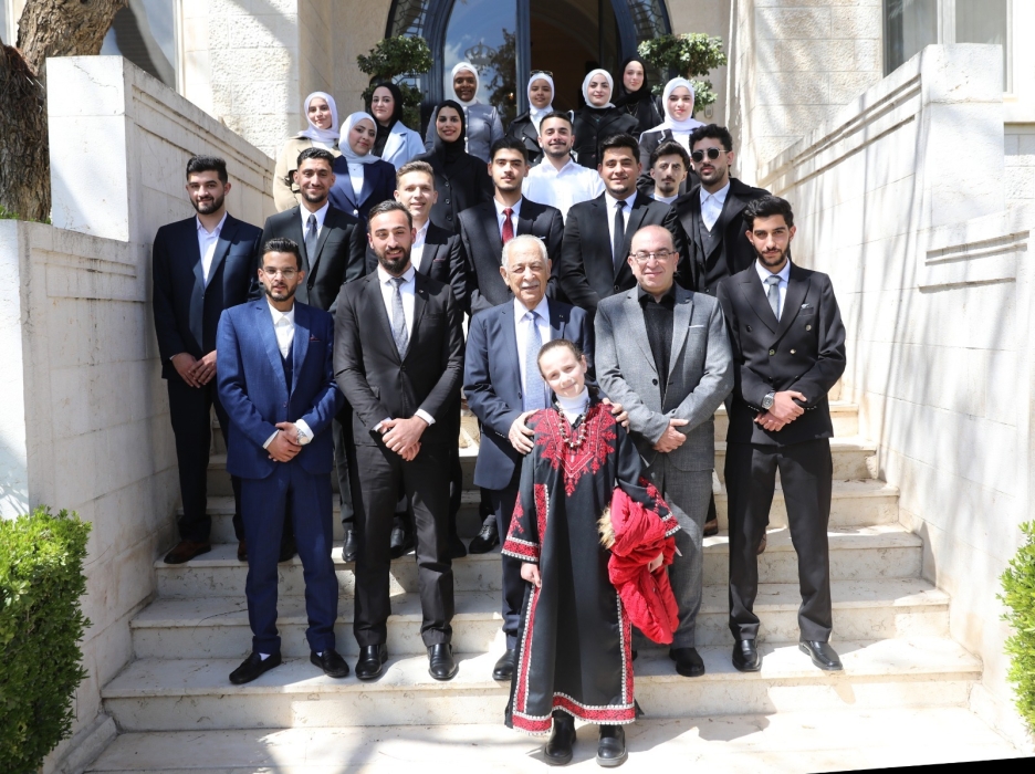 العيسوي: الملك يقود الأردن بثبات في مواجهة التحديات ويرسخ نهجاً سيادياً يحمي الاستقرار ويعزز مسيرة التحديث الشامل صور
