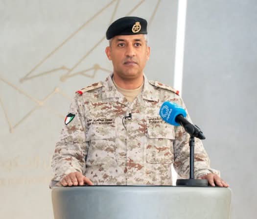 الدفاع الكويتية: الدفاعات الجوية تتصدى حاليا لهجمات صاروخية وطائرات مسيرة معادية