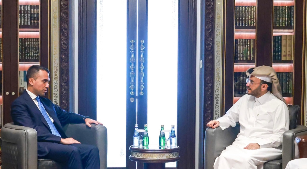الأنصاري ودي مايو يبحثان تطورات التصعيد العسكري وتعزيز التعاون المشترك