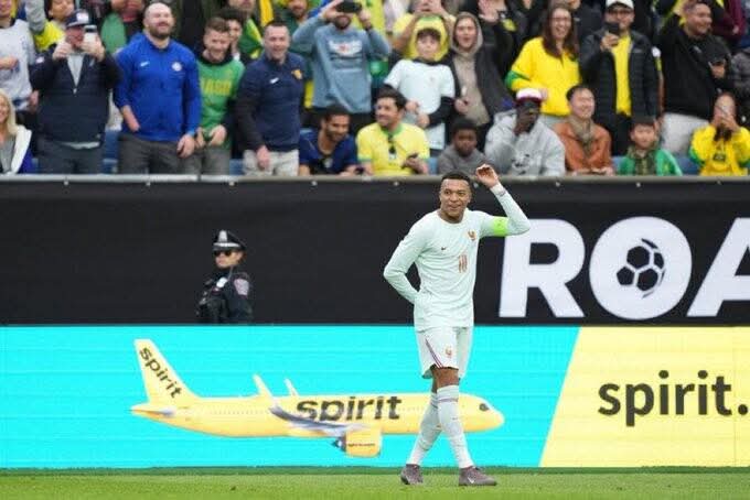 ودياً: بـ 10 لاعبين فرنسا تتفوق على البرازيل