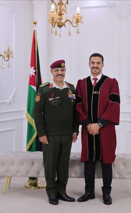 الجبور يهنئ الباشا عوض الطهاروة بتخرج نجله عبدالله في القانون
