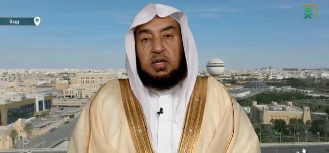 الشيخ الصقير يصف ربط حكّة اليد بالرزق وطنين الأذن بحديث الناس بأنه خرافة وشرك أصغر محتمل