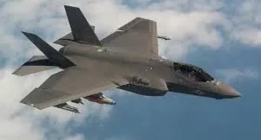 ترامب يعلن عن بيع مقاتلة F35 للسعودية