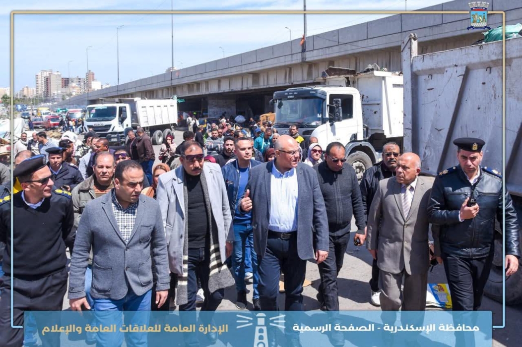 محافظ الإسكندرية يقود حملة مفاجئة لإزالة الإشغالات أسفل كوبري العوايد