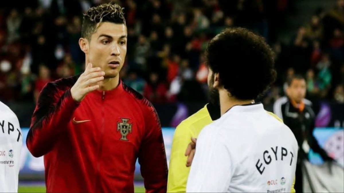 رونالدو يثير الجدل حول انتقال محمد صلاح إلى النصر