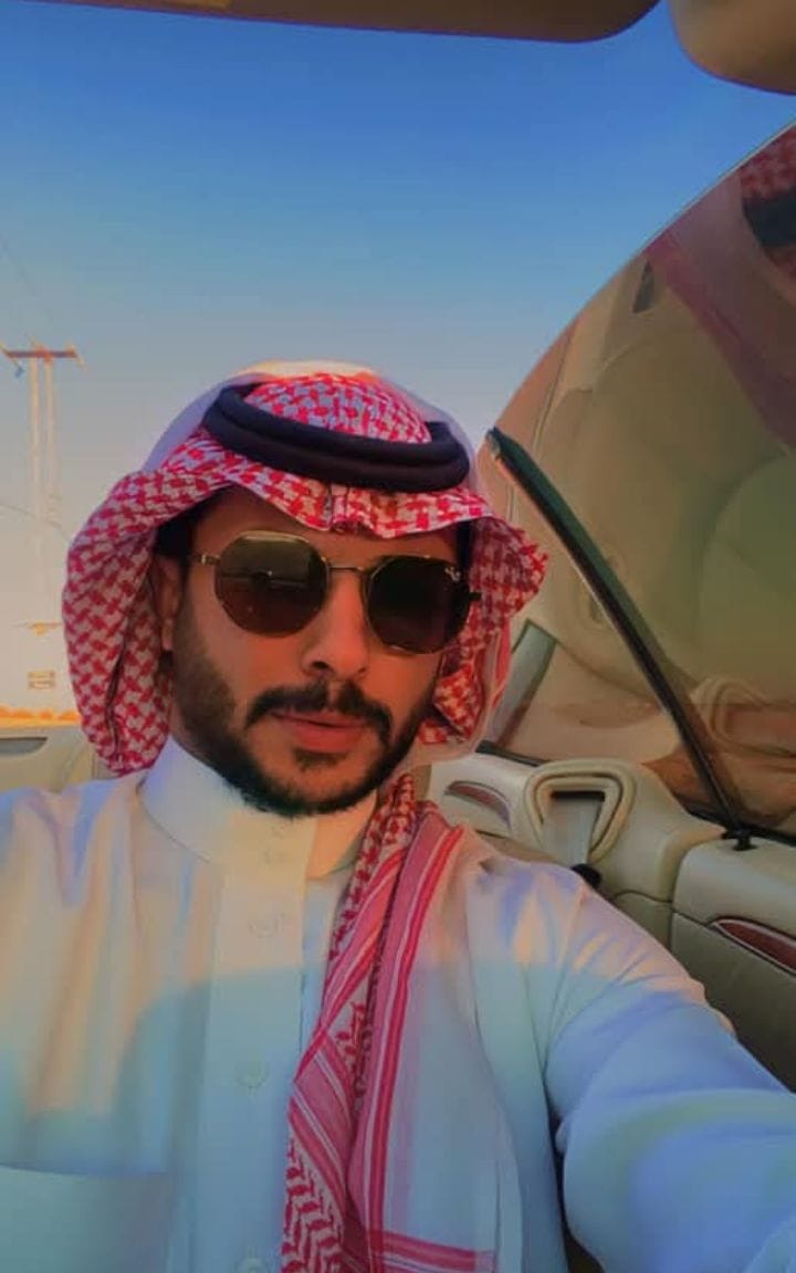 الزبن يهنئ شقيقه محمد محمود الزبن بالسلامة