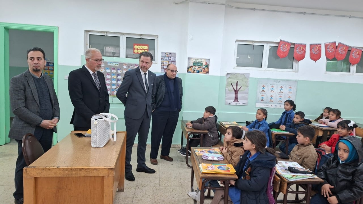 مدير تربية جرش في مدرسة الجبل الأخضر الثانوية المختلطة