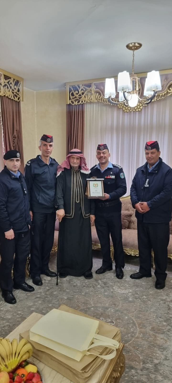 مديرية الأمن العام تُكرم عدداً من المتقاعدين العسكريين من الرعيل الأول في إقليم العاصمة ...صور