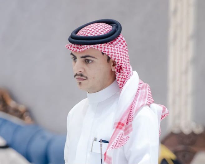 أحمد مسفر العامري.. صوت يجمع بين الإبداع والاحترافية