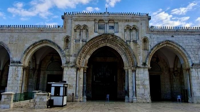 عين على القدس يناقش إغلاق الاحتلال للمسجد الأقصى
