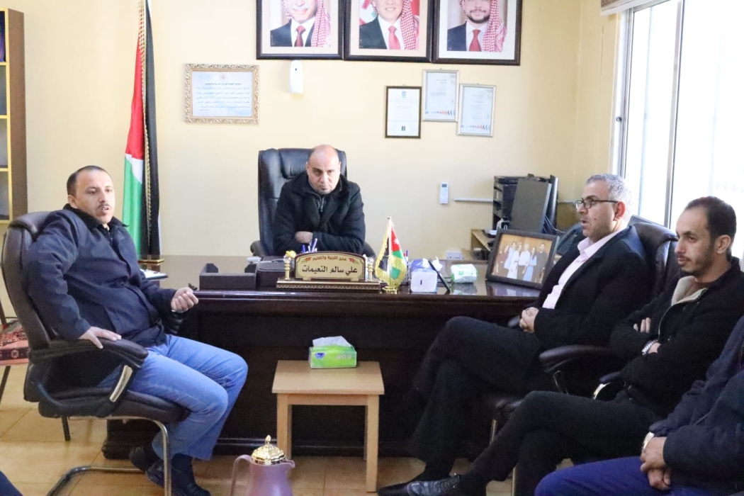 النعيمات يجتمع برؤوساء الاقسام في المديرية
