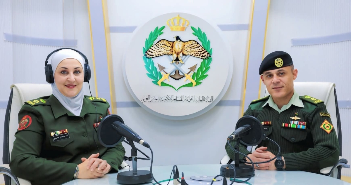إذاعة الجيش العربي تستضيف قائد كتيبة الدبابات الملكية الخامسة في حوار ميداني
