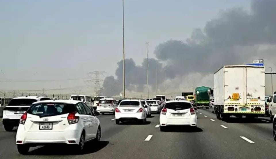 هجمات إيرانية على 4 دول خليجية واستهداف ناقلة نفط كويتية يشعل أسعار الطاقة عالمياً