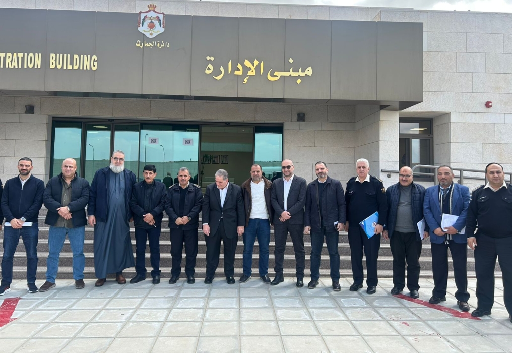 النقابة العامة لتجار الألبسة والأحذية والأقمشة تزور دائرة الجمارك الأردنية