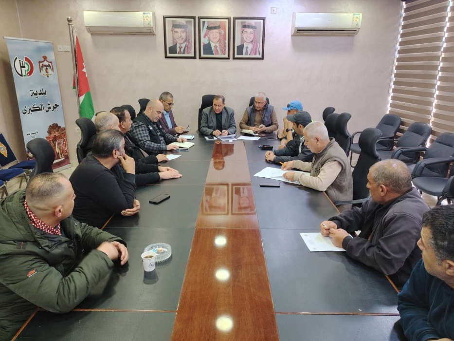 تنفيذًا لتوجيهات رئيس الوزراء.. بني ياسين يؤكد ترشيد الاستهلاك وتعزيز الانضباط الإداري في بلدية جرش