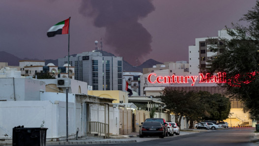 الإمارات: مقتل شخص إثر سقوط شظايا طائرة مسيرة في الفجيرة