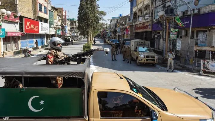 القضاء على 13 مسلحا خلال عمليتين أمنيتين شمال غربي باكستان