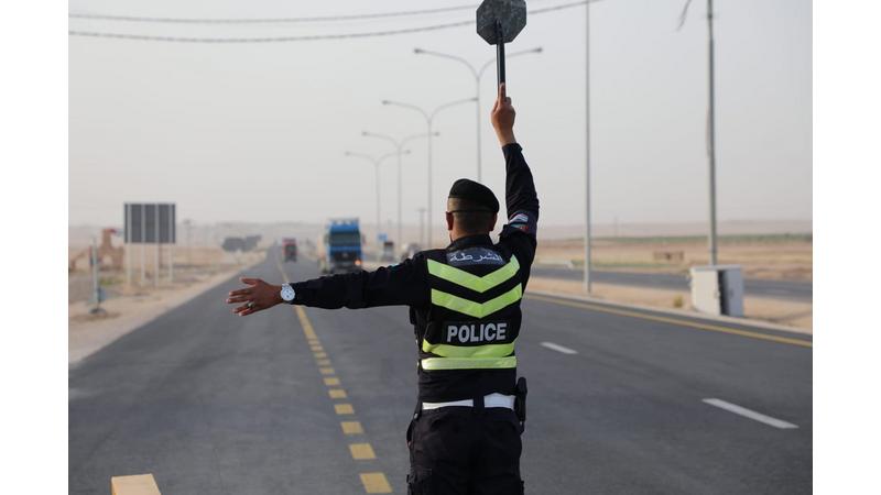 ضبط مركبة تسير بسرعة 208 كمس على طريق خارجي