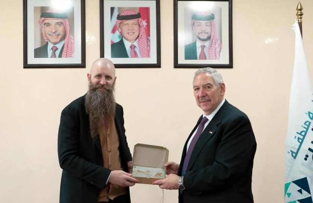 سلطة العقبة تعتمد الديكور الاميركي المفتوح في مكاتبها ! هل يتحسن الانجاز ؟